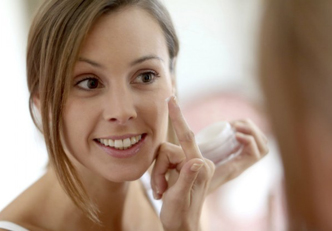 Hábitos que causam o envelhecimento da pele
