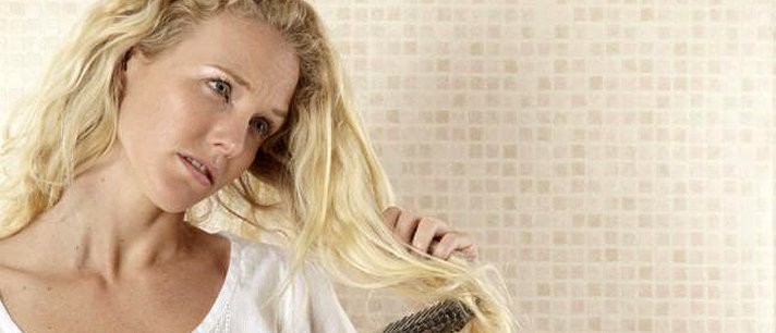 5 maus hábitos que danificam o cabelo