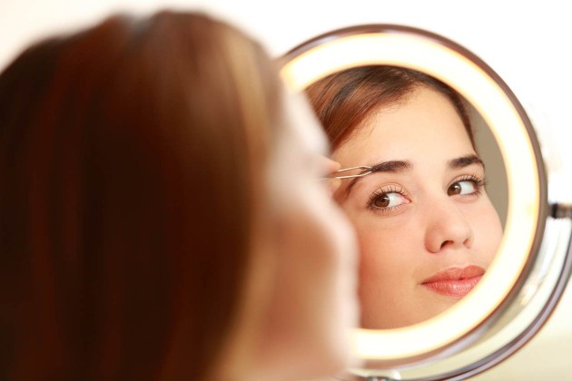 5 coisas que você não deve fazer quando está maquiada