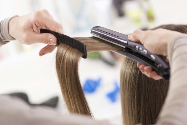 3 maneiras de cuidar do seu cabelo para protege-lo do calor que o danifica