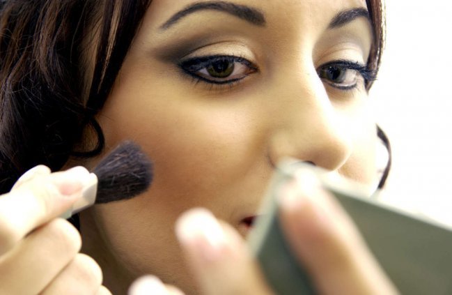 5 descuidos de maquiagem que você não deveria cometer