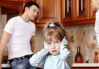 5 discussões que nunca deveria ter com seu parceiro na frente dos filhos