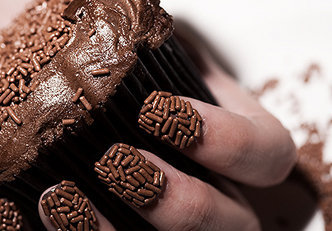 12 nail art de chocolate que você vai querer morder