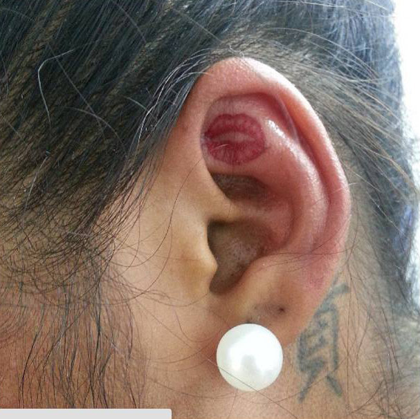 14-delicadas-tatuagens-para-orelhas9