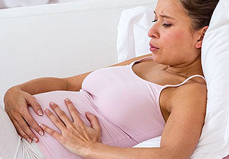 Como reconhecer as contrações de parto