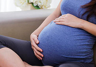 Parto normal após uma cesariana: Entenda os riscos