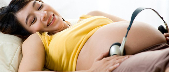 Os benefícios da musicoterapia na gravidez